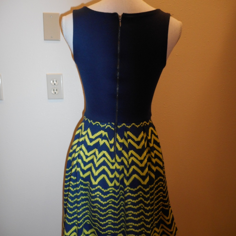 Xhilaration size XS, sleeveless summer dress - Picture 3 of 4